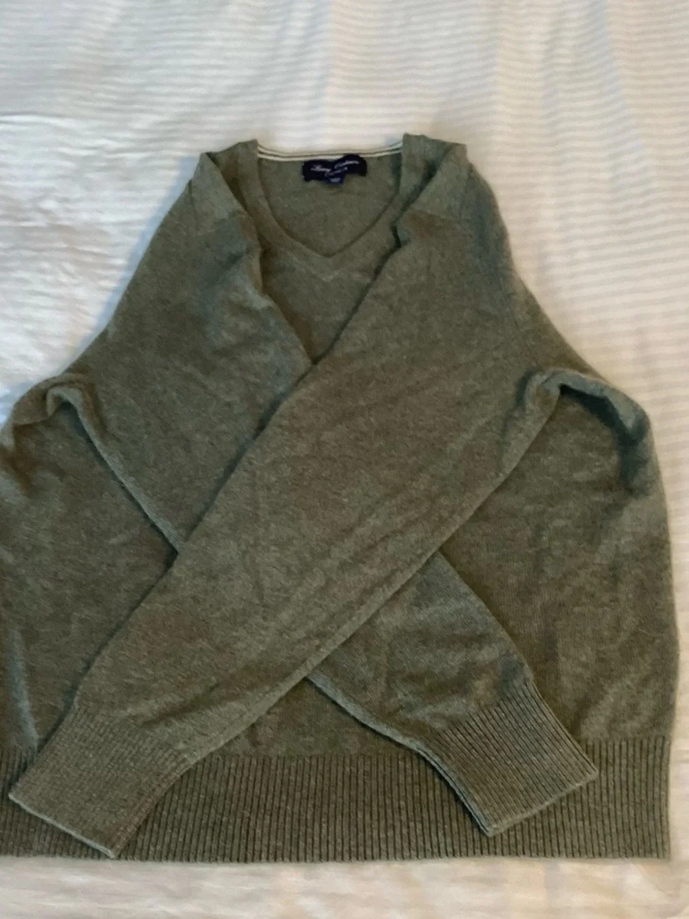 Men’s Luxury Cashmere Cremieux VNeck Sweater L
